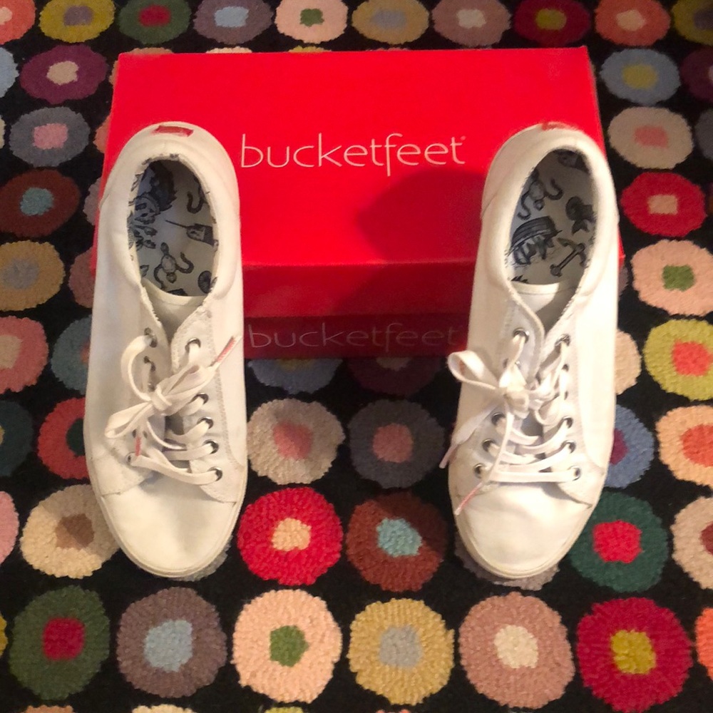 Bucketfeet Sneakers